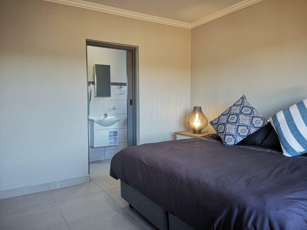 3 bedroom apartment for rent in Island View