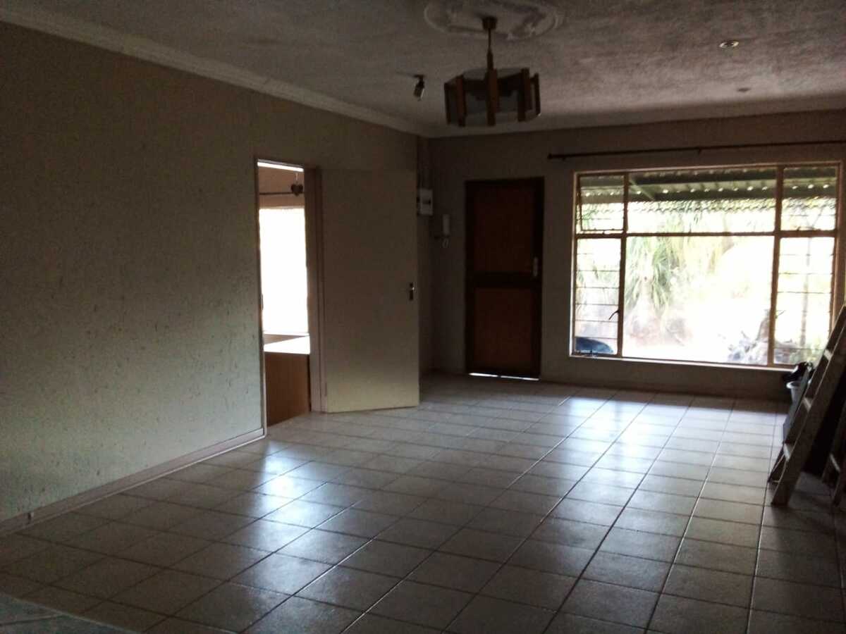 FAIRLANDS GARDEN COTTAGE OLDE CHARM